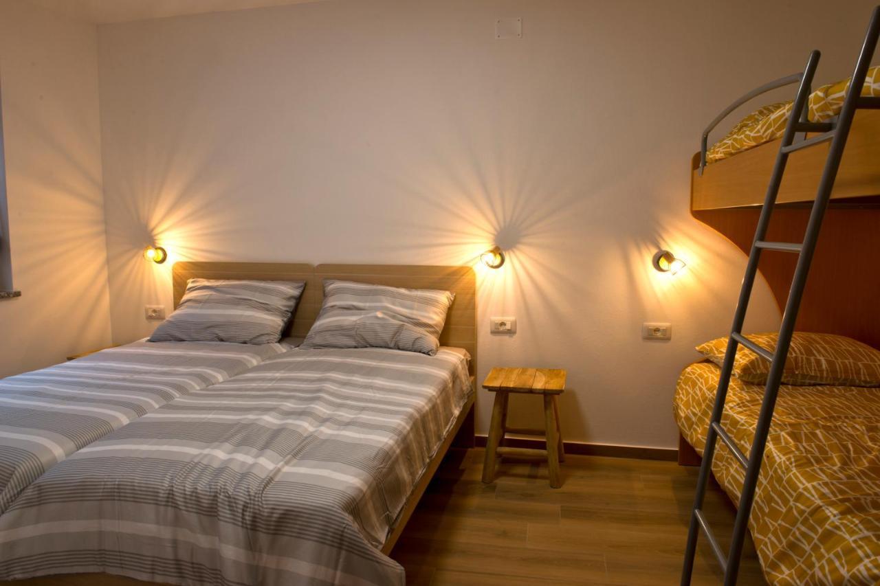 Apartmaji Tanto Malovse Crnice المظهر الخارجي الصورة