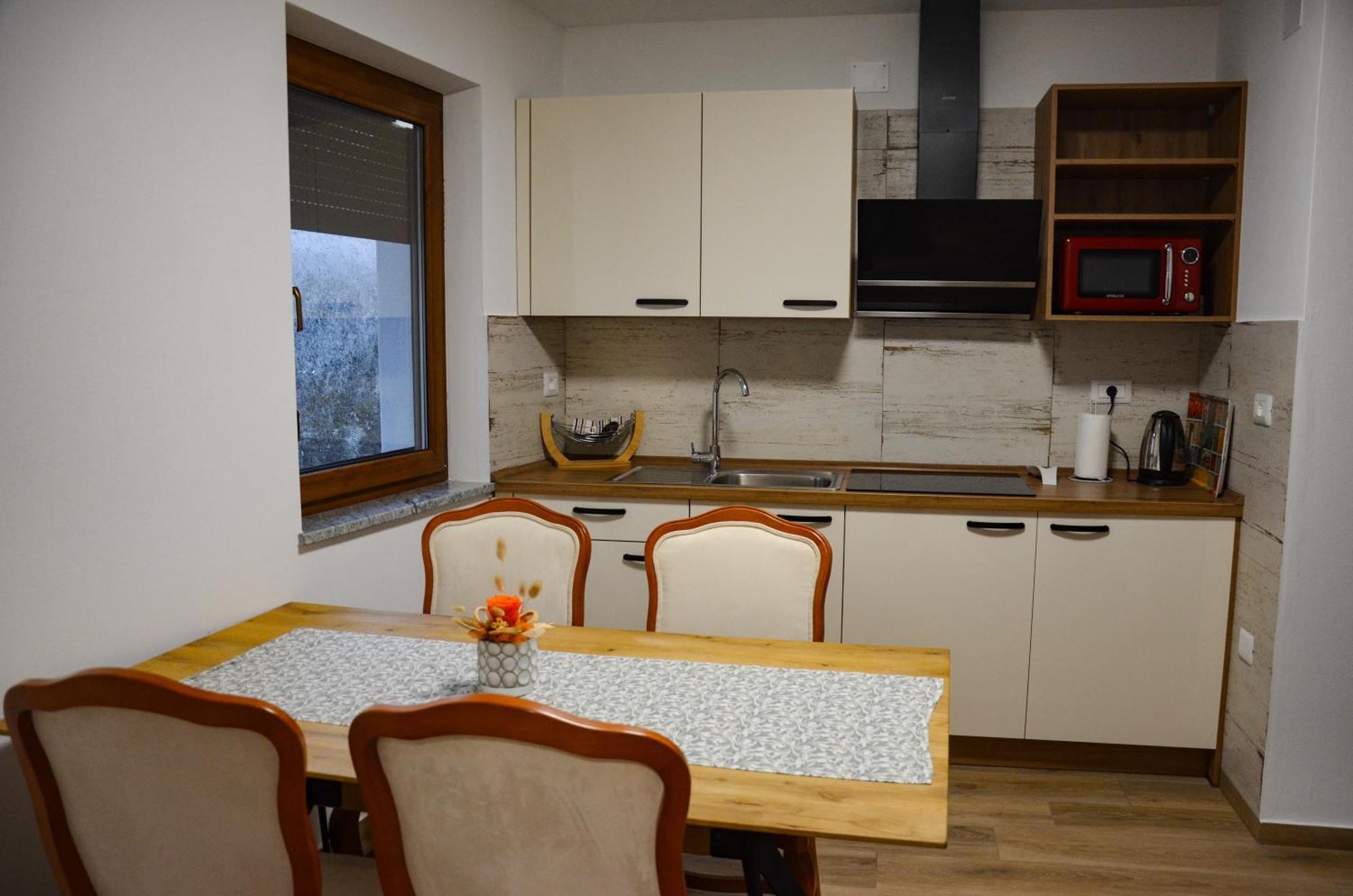 Apartmaji Tanto Malovse Crnice المظهر الخارجي الصورة